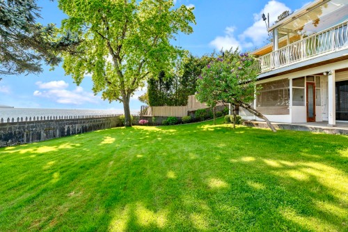 2560 Bellevue Avenue, West Vancouver, BC - Outdoor