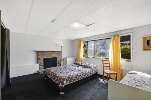 38319 Westway Avenue, Squamish, BC - Indoor Photo Showing Bedroom