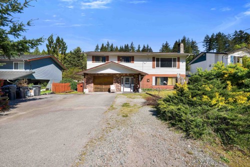 38319 Westway Avenue, Squamish, BC - Outdoor With Facade