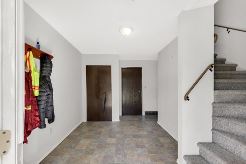 38319 Westway Avenue, Squamish, BC - Indoor Photo Showing Other Room