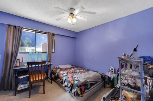 38319 Westway Avenue, Squamish, BC - Indoor Photo Showing Bedroom