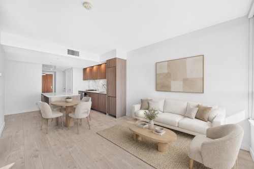 1406-6463 Silver Avenue, Burnaby, BC - Indoor Photo Showing Living Room