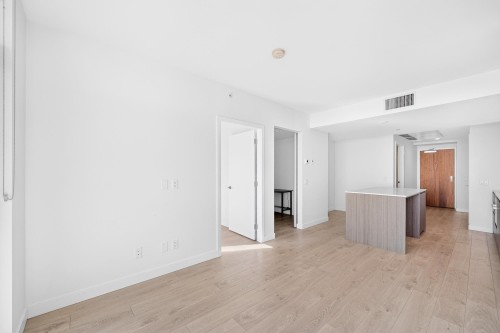 1406-6463 Silver Avenue, Burnaby, BC - Indoor Photo Showing Other Room