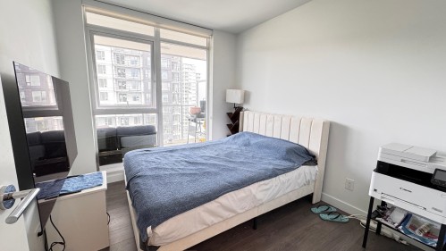 2408-652 Whiting Way, Coquitlam, BC - Indoor Photo Showing Bedroom