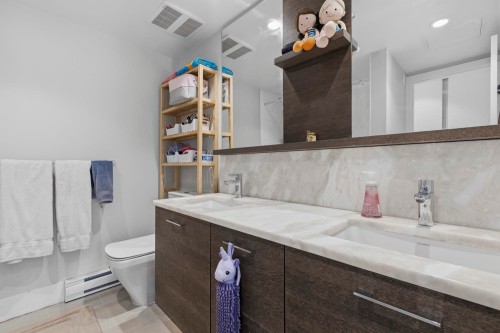 276 62Nd Avenue W, Vancouver, BC - Indoor Photo Showing Bathroom