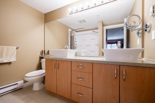 414-2958 Silver Spring Boulevard, Coquitlam, BC - Indoor Photo Showing Bathroom