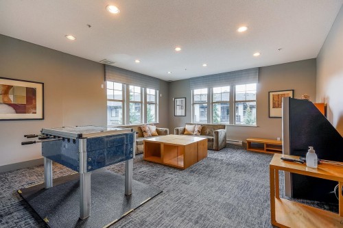 414-2958 Silver Spring Boulevard, Coquitlam, BC - Indoor Photo Showing Other Room