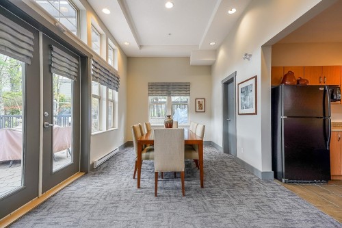 414-2958 Silver Spring Boulevard, Coquitlam, BC - Indoor Photo Showing Dining Room