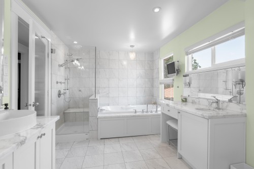 4504 Beatrice Street, Vancouver, BC - Indoor