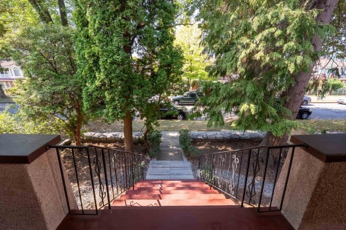 4504 Beatrice Street, Vancouver, BC - Outdoor