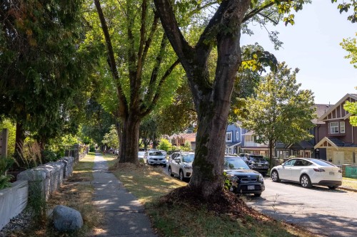 4504 Beatrice Street, Vancouver, BC - Outdoor