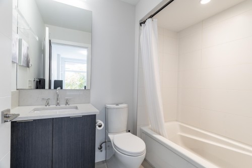 5510 Oak Street, Vancouver, BC - Indoor Photo Showing Bathroom