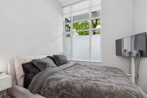 38 Athletes Way, Vancouver, BC - Indoor Photo Showing Bedroom