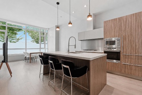 38 Athletes Way, Vancouver, BC - Indoor Photo Showing Other Room