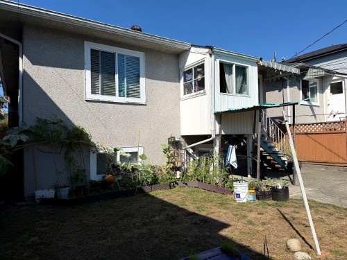 374 54Th Avenue E, Vancouver, BC - Outdoor With Exterior