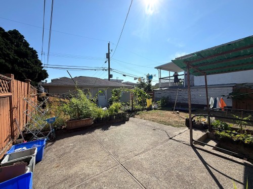 374 54Th Avenue E, Vancouver, BC - Outdoor