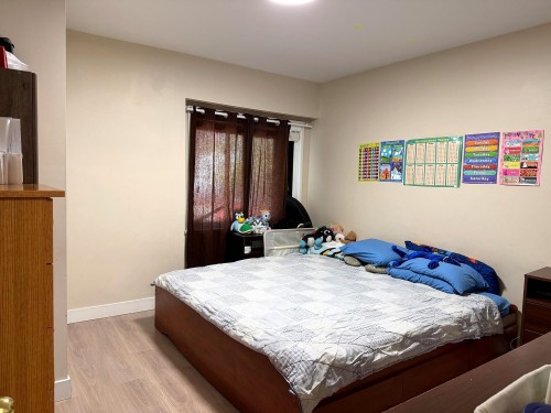 374 54Th Avenue E, Vancouver, BC - Indoor Photo Showing Bedroom