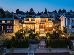 4479 Carson Street Burnaby, BC V5J 2Y3