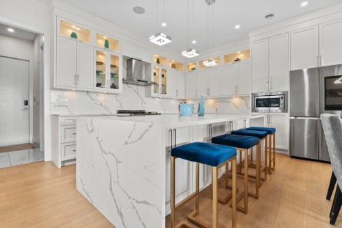 4479 Carson Street, Burnaby, BC - Indoor Photo Showing Kitchen With Upgraded Kitchen
