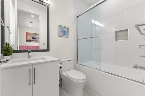 4479 Carson Street, Burnaby, BC - Indoor Photo Showing Bathroom