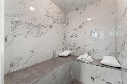 4479 Carson Street, Burnaby, BC - Indoor Photo Showing Bathroom