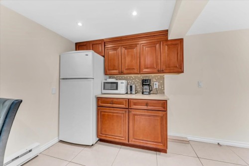 1476 33Rd Avenue W, Vancouver, BC - Indoor Photo Showing Kitchen