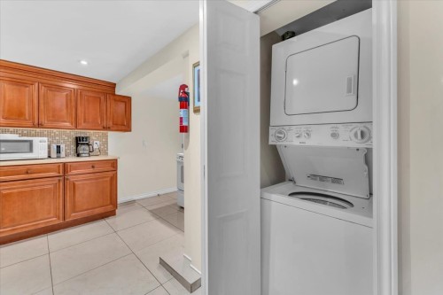 1476 33Rd Avenue W, Vancouver, BC - Indoor Photo Showing Laundry Room