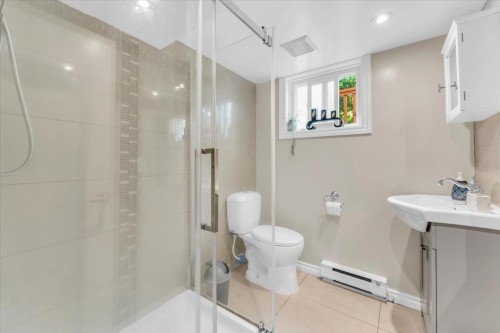 1476 33Rd Avenue W, Vancouver, BC - Indoor Photo Showing Bathroom