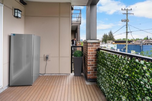 202-22577 Royal Crescent, Maple Ridge, BC -  With Exterior