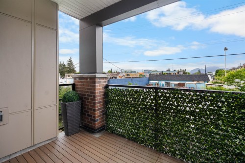 202-22577 Royal Crescent, Maple Ridge, BC - Outdoor With Exterior