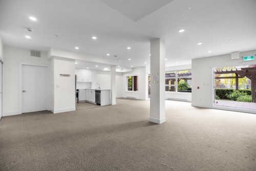 202-22577 Royal Crescent, Maple Ridge, BC - Indoor