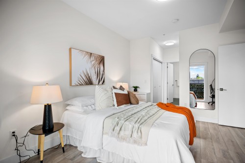202-22577 Royal Crescent, Maple Ridge, BC - Indoor Photo Showing Bedroom