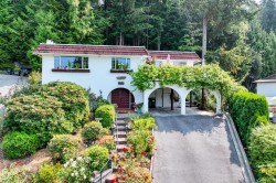 704 Maurelle Court  North Vancouver, BC V7R 2M1