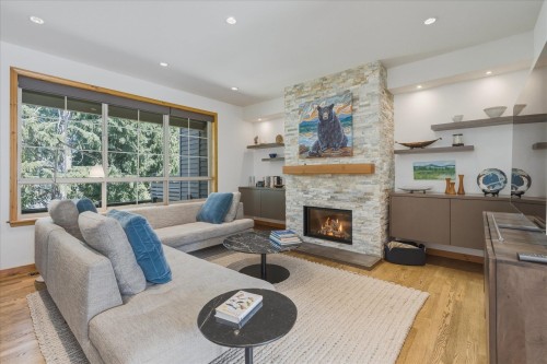 38-8030 Nicklaus North Boulevard  Whistler, BC V8E 1J7