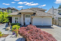 2322 Lawson Avenue  West Vancouver, BC V7V 2E6