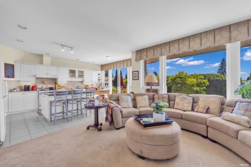 2322 Lawson Avenue, West Vancouver, BC - Indoor Photo Showing Living Room