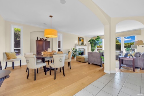 2322 Lawson Avenue, West Vancouver, BC - Indoor Photo Showing Dining Room