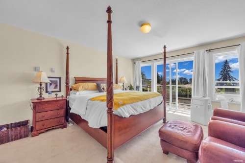 2322 Lawson Avenue, West Vancouver, BC - Indoor Photo Showing Bedroom
