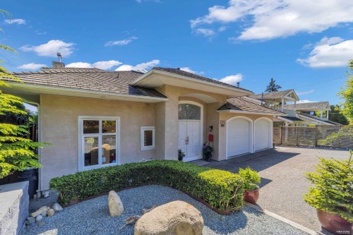 2322 Lawson Avenue, West Vancouver, BC - Outdoor