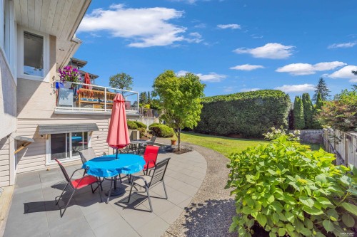 2322 Lawson Avenue, West Vancouver, BC - Outdoor