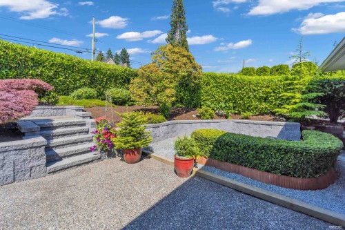 2322 Lawson Avenue, West Vancouver, BC - Outdoor
