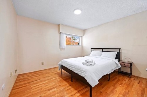 3136 53Rd Avenue E, Vancouver, BC - Indoor Photo Showing Bedroom