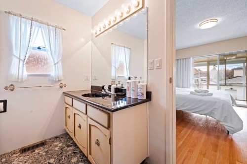 3136 53Rd Avenue E, Vancouver, BC - Indoor Photo Showing Bathroom