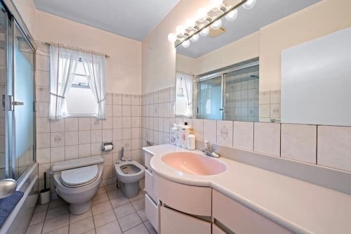 3136 53Rd Avenue E, Vancouver, BC - Indoor Photo Showing Bathroom
