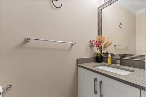 10166 Jackson Road, Maple Ridge, BC - Indoor Photo Showing Bathroom