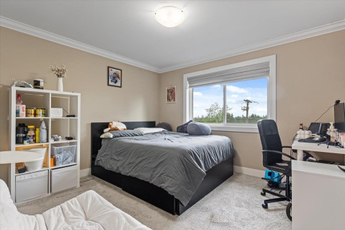 10166 Jackson Road, Maple Ridge, BC - Indoor Photo Showing Bedroom