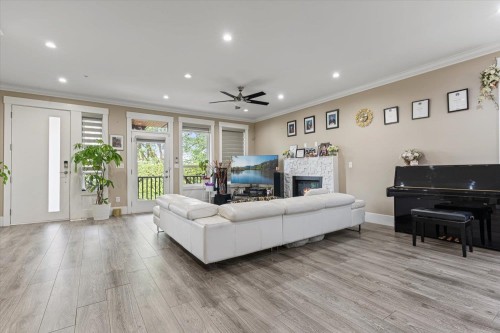 10166 Jackson Road, Maple Ridge, BC - Indoor Photo Showing Living Room With Fireplace