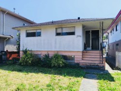 3356 William Street  Vancouver, BC V5K 2Z3