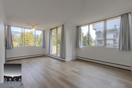 701-1785 Esquimalt Avenue , West Vancouver, BC V7V 1R7 2
