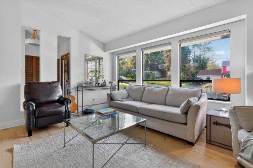 1838 Harbour Drive, Coquitlam, BC - Indoor Photo Showing Living Room